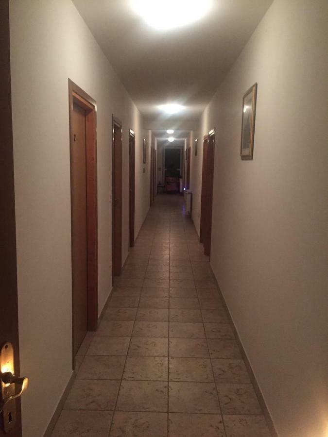 Sobe Matea - Prenociste Hotel Vinkovci Buitenkant foto