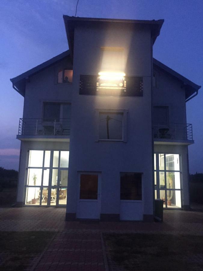 Sobe Matea - Prenociste Hotel Vinkovci Buitenkant foto